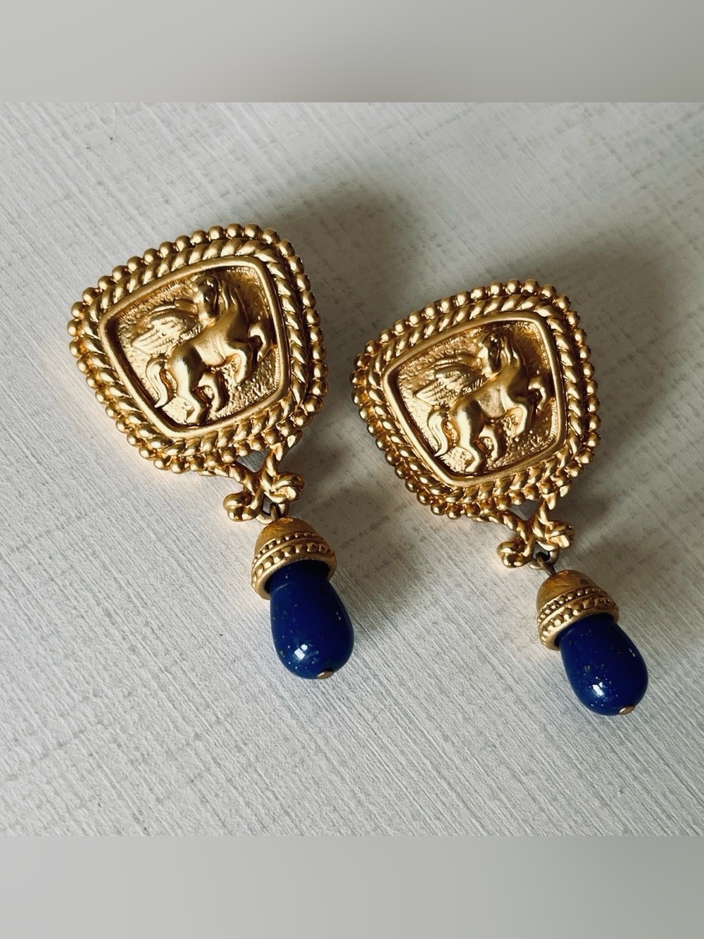 #76 Vintage Avon Etruscan Winged Horse Pegasus Gold tone Clip-on Earrings